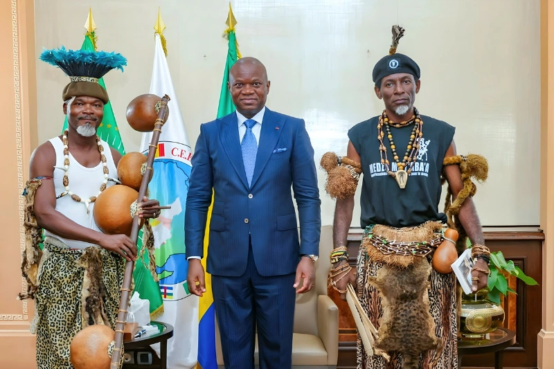 Culture : Oligui Nguema reçoit une délégation d’acteurs du Mvet