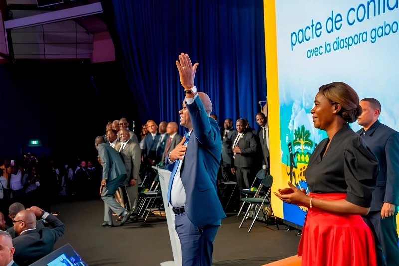 Diaspora gabonaise à Paris : on applaudit d’abord, on comprend après ?