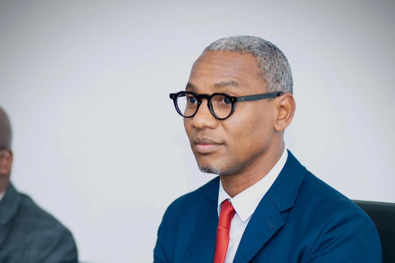 Mode gabonaise et tenue "officielle" : le débat est lancé