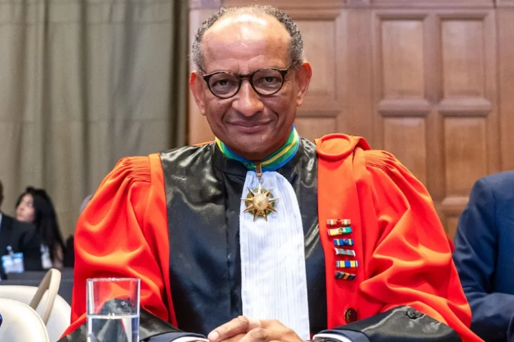 Le Pr Guy Rossatanga-Rignault, nouveau Médiateur de la République, Défenseur des droits.