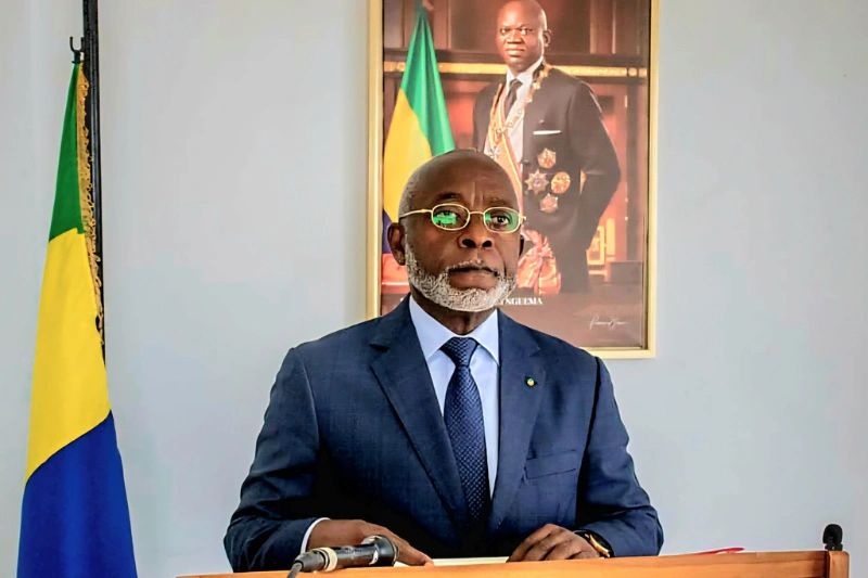 Le ministre de l’Industrie, Me Lubin Ntoutoume, lors de sa déclaration du 11 septembre 2025.