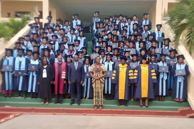 Franceville : l'Université Marie-Ndzaba célèbre sa première promotion de diplômés sous le patronage de la Première Dame
