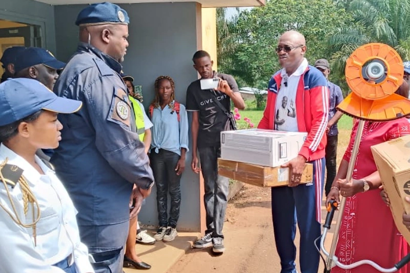 Mounana : le député Rodrigue Bokoko soutient la réussite scolaire et accompagne les mères veuves
