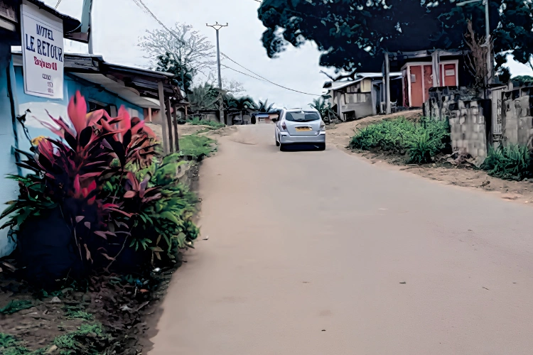 La rue jouxtant le motel dans la chambre duquel le Camerounais a trouvé la mort.