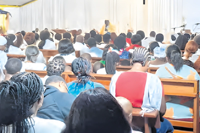 Noël : “contempler Dieu qui se fait proche !”