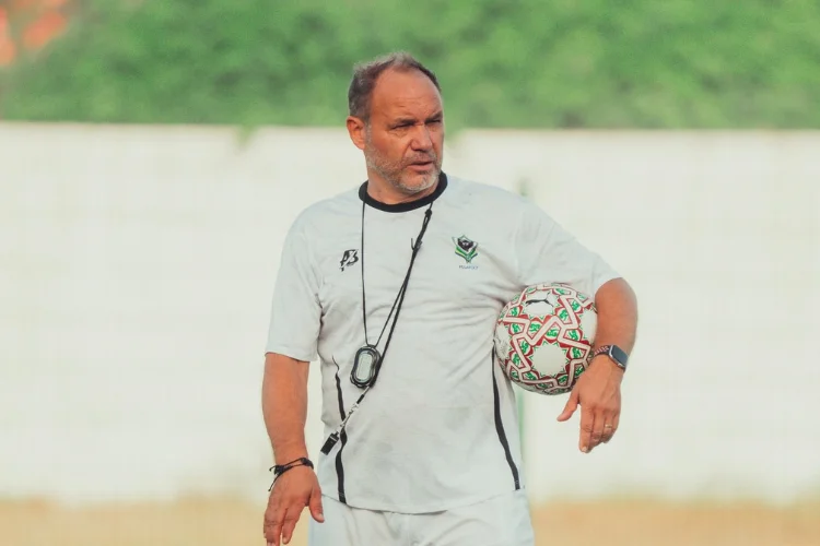 Éliminatoires CAN 2027/Avant Maroc-Gabon : Migné mise sur le collectif pour bâtir une équipe solide