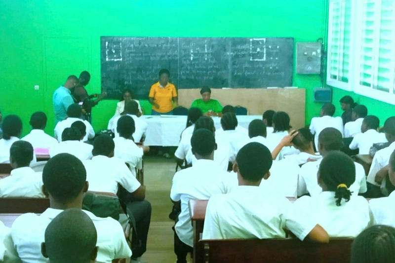 Santé mentale : le sujet au centre des échanges au lycée Léon-Mba