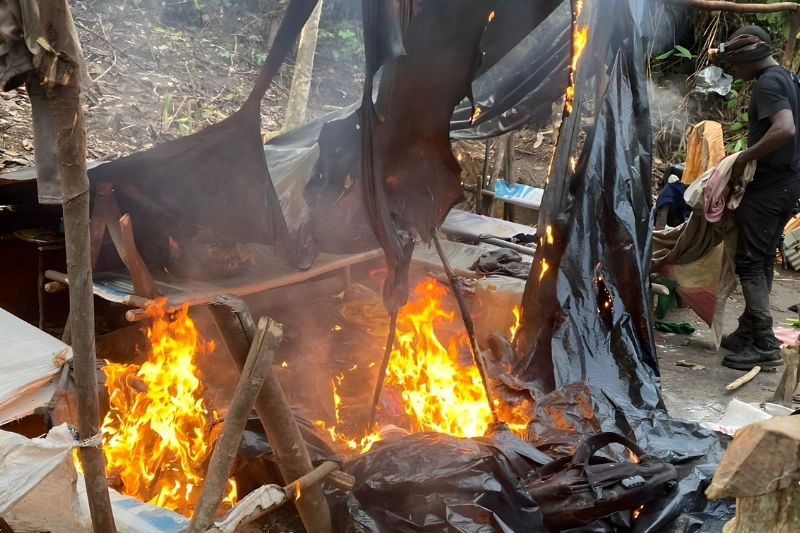 Site d'orpaillage clandestin à Mindoumou