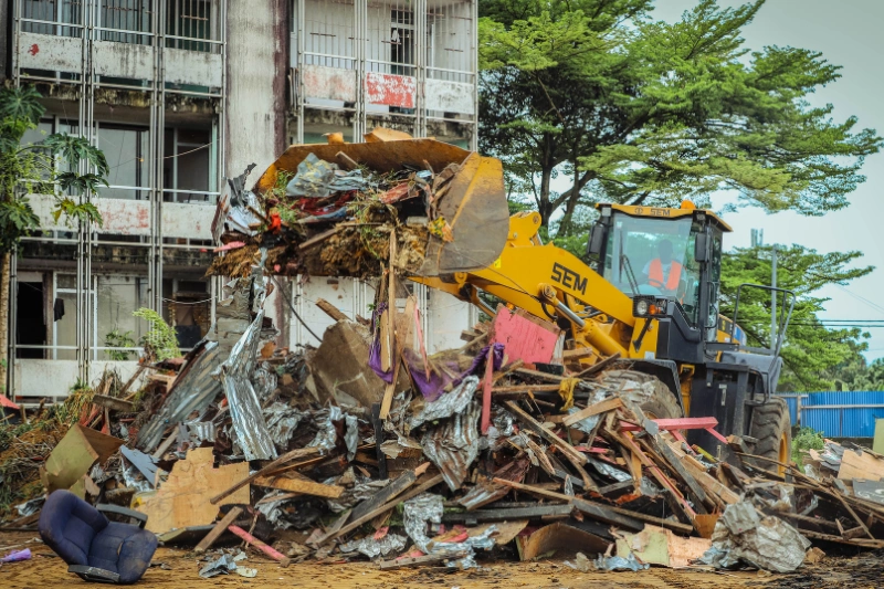Trois-Quartiers : l'opération de démolition a débuté hier