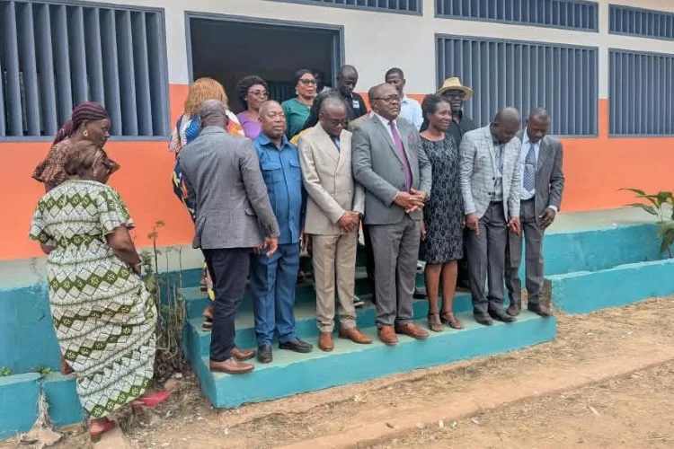 Tchibanga : le gouverneur visite les établissements primaires et secondaires