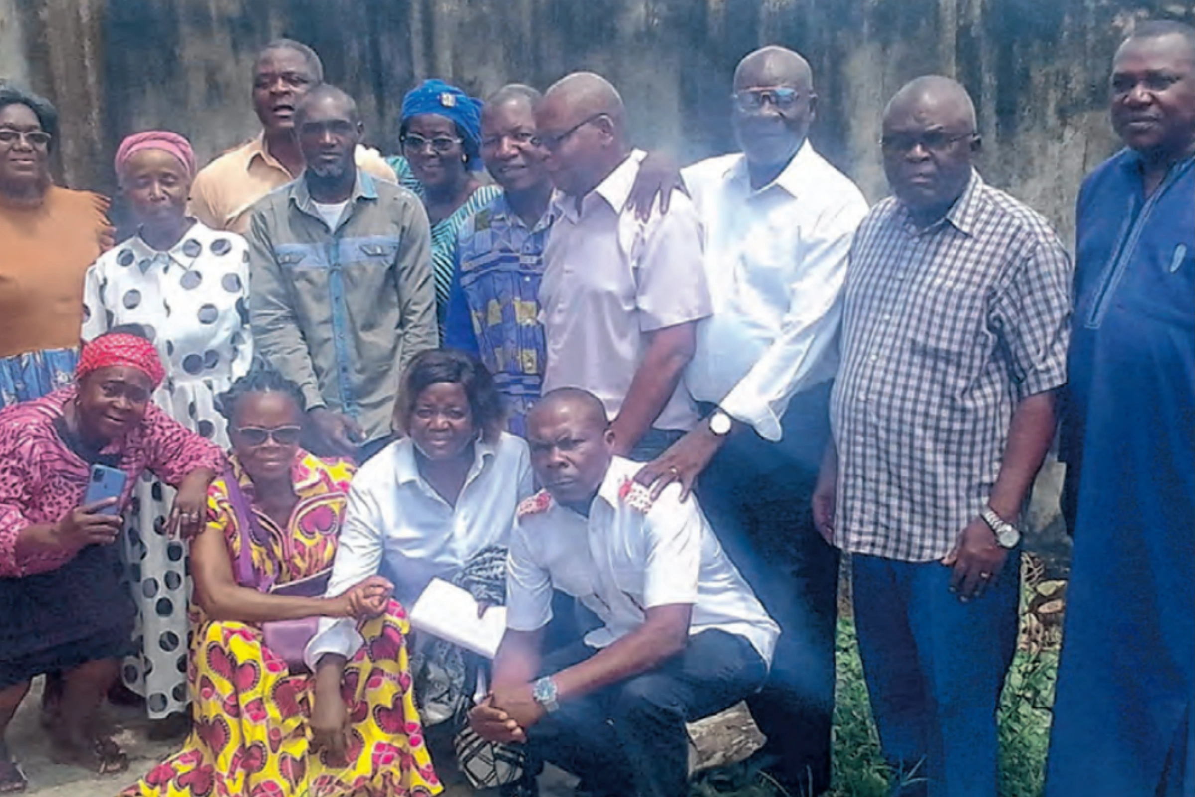 Le collectif des anciens du Rapontchombo après sa déclaration à la presse.