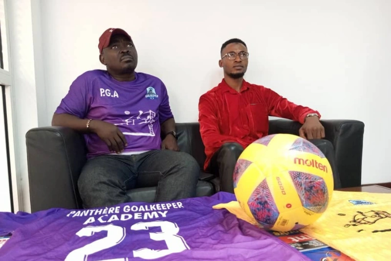 Yvon Koumba (g), ancien coach des gardiens des Panthères A souhaite rehausser le niveau de nos portiers.