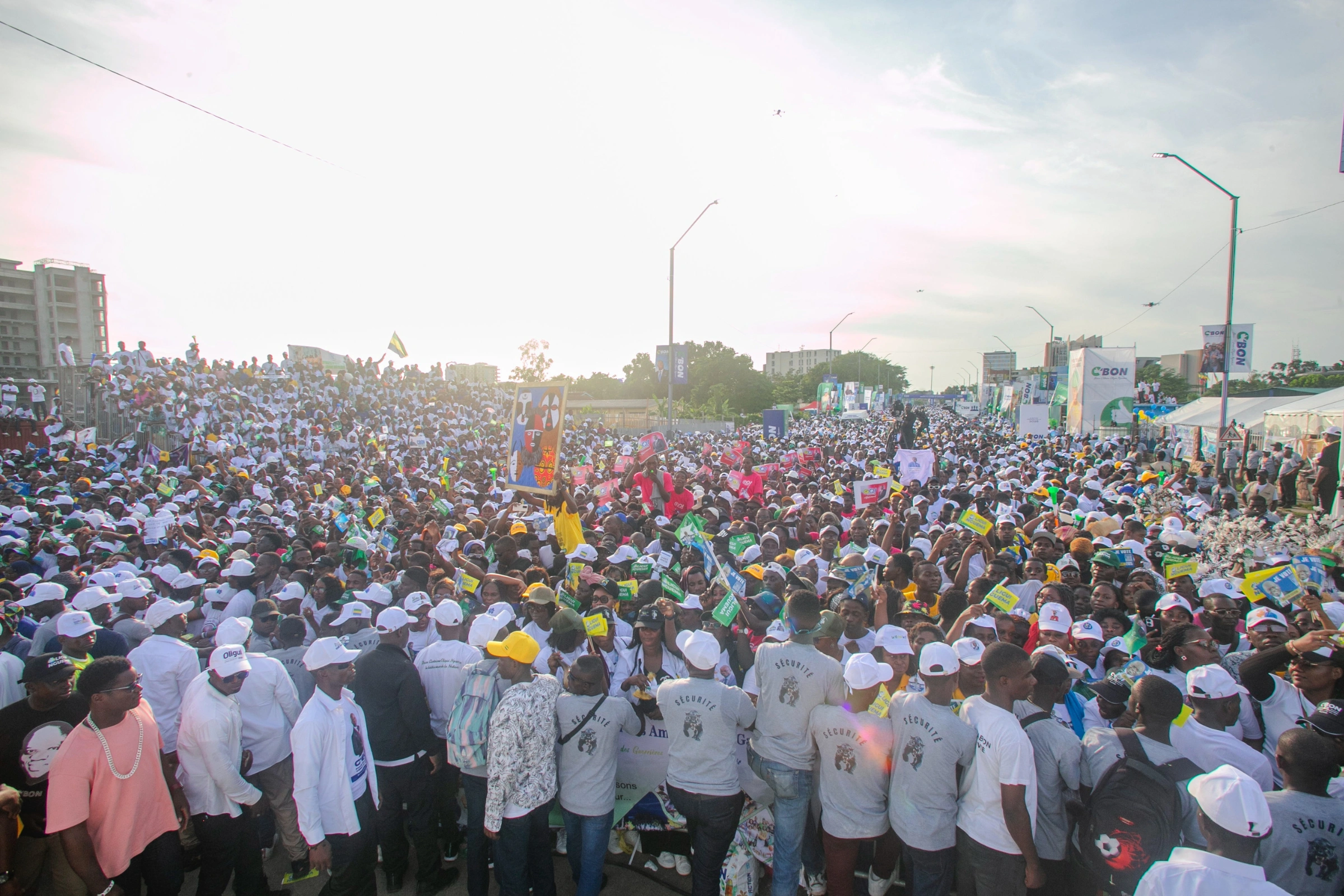 Comme le 29 avril dernier, le stade de l’Amitié d’Angondje devrait être plein à l’investiture d’Oligui Nguema, ce samedi.