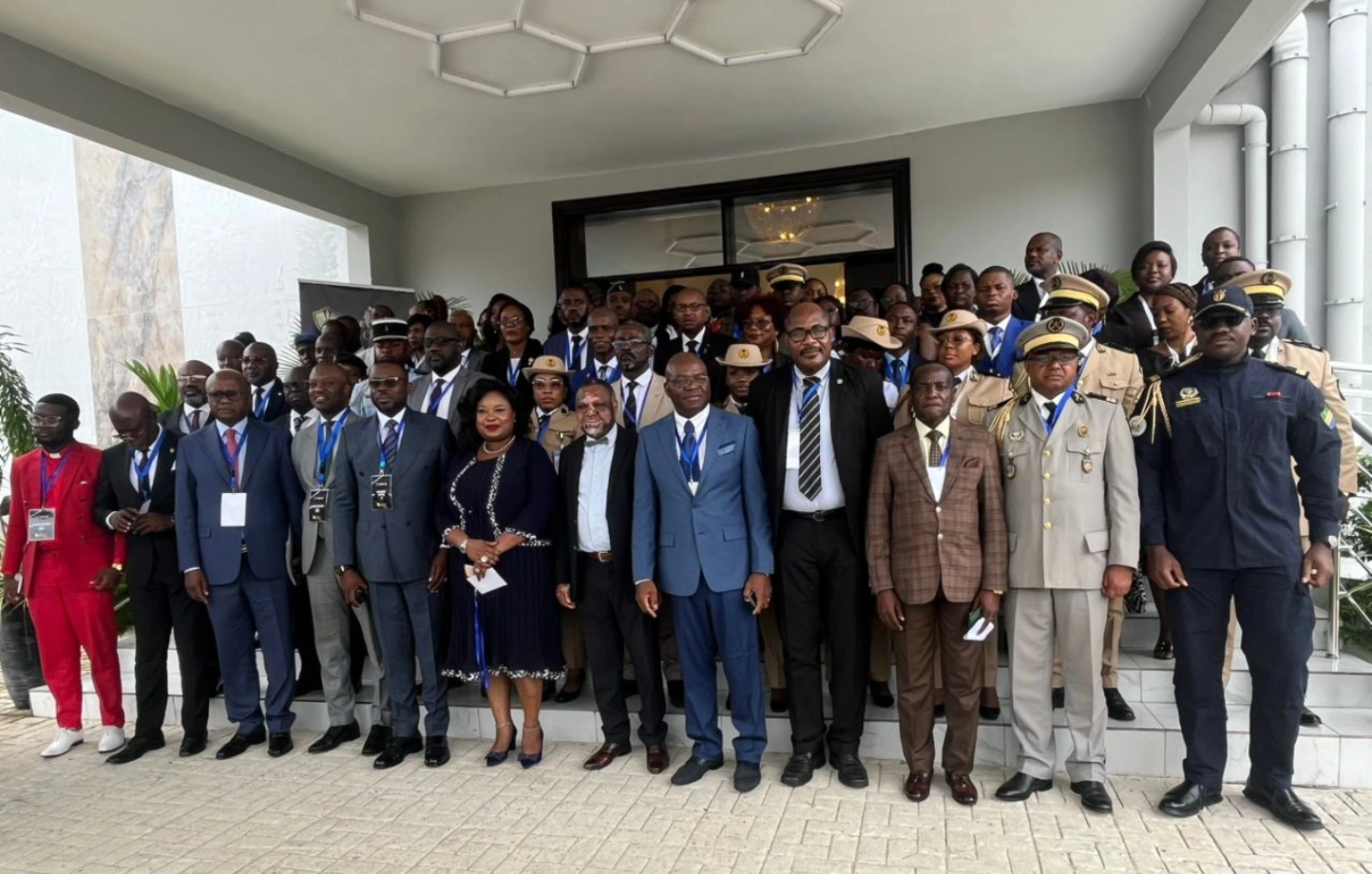 Photo de famille au terme du café prestige protocole à Libreville le 02 novembre 2024 © L'Union