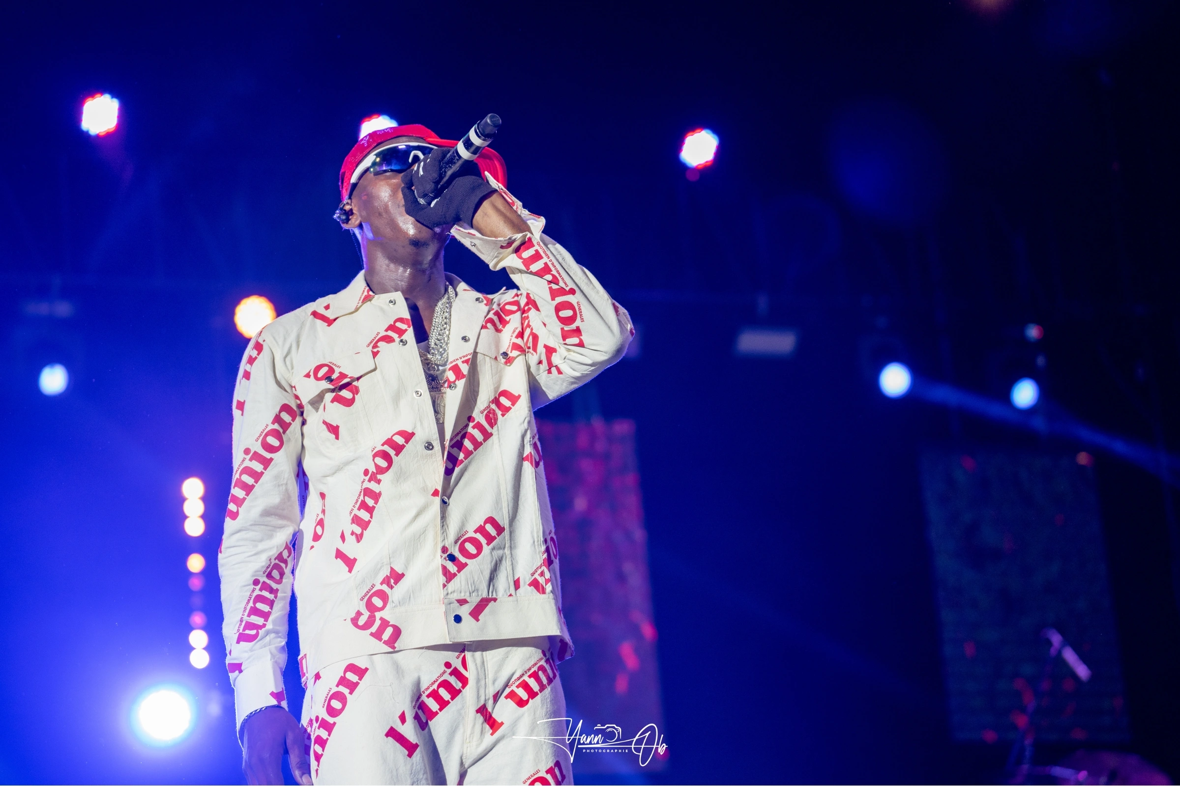 L'Oiseau Rare lors de son concert au Palais des Sports de Libreville le 21 décembre 2024 © Yann OB