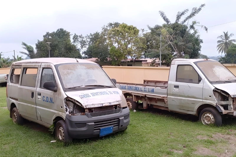 Bitam : véhicules et engins du Conseil départemental hors d’usage