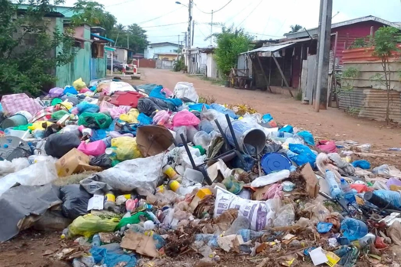 Des tas d’immondices, on en trouve plein dans Port-Gentil.