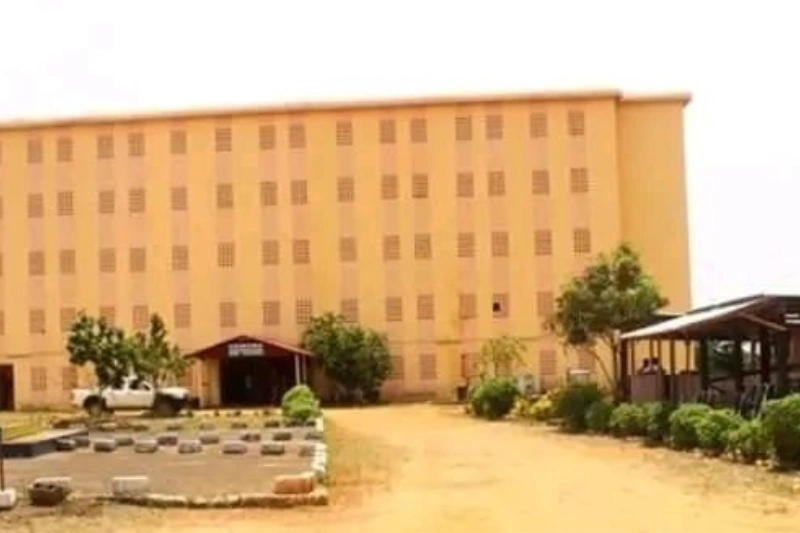 La prison de Yené.