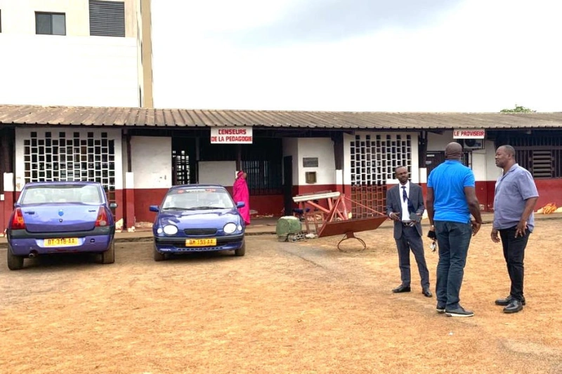 Vue d'un bâtiment du lycée Paul Emane Eyegue (Oloumi)