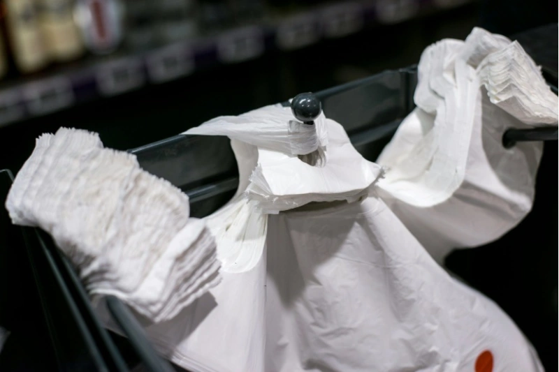 Interdiction de sacs à usage unique : une mesure difficilement applicable