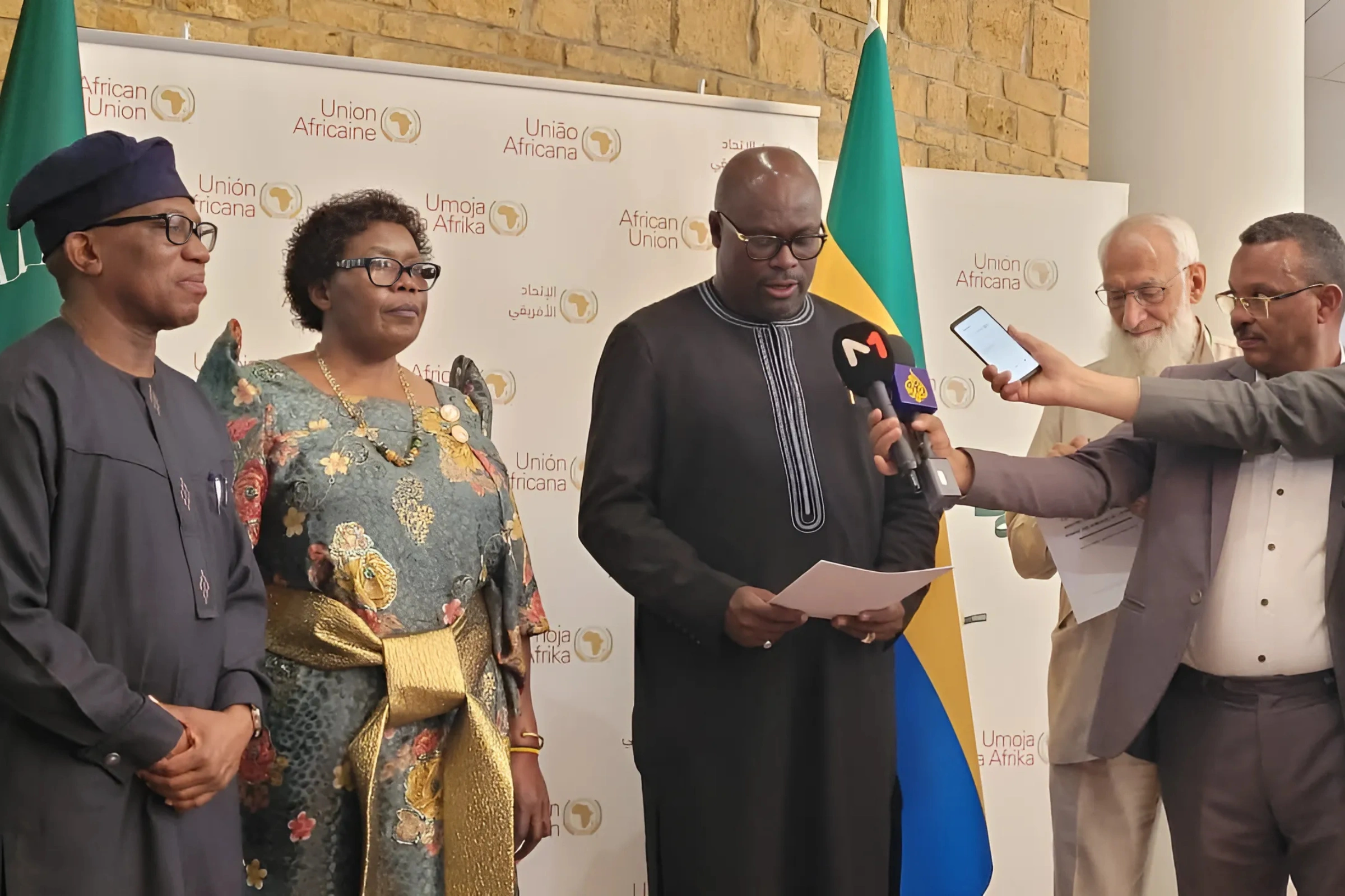 Michel Régis Onanga Ndiaye, ministre des Affaires étrangères
