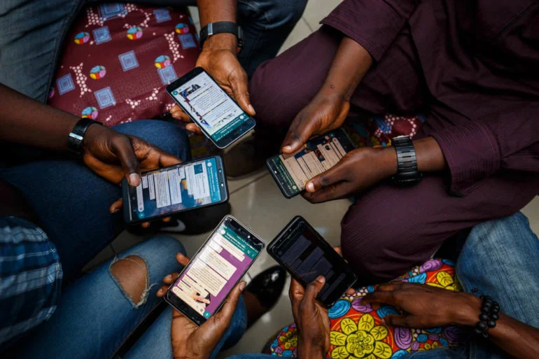 Inciter les jeunes à l'utilisation responsable des réseaux sociaux