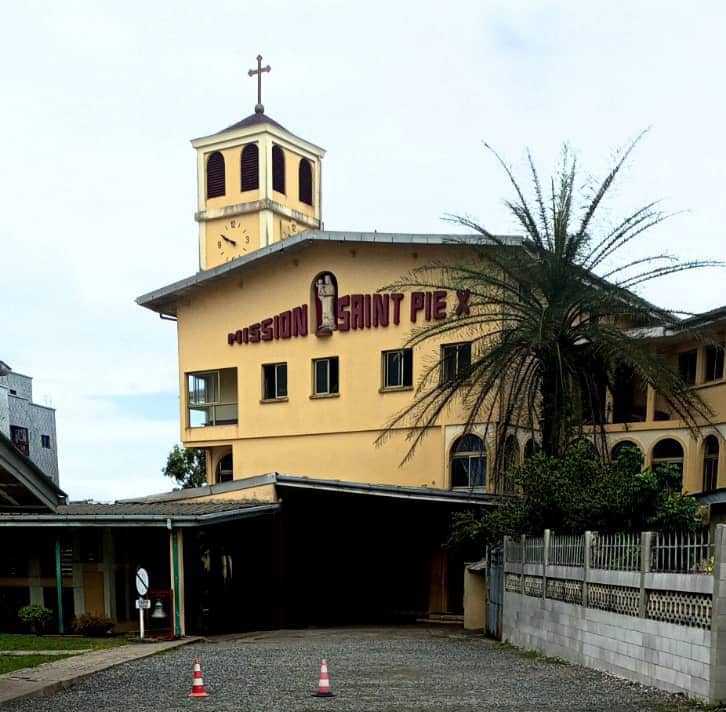 Une vue de l’église Saint-Pie X au Gabon 