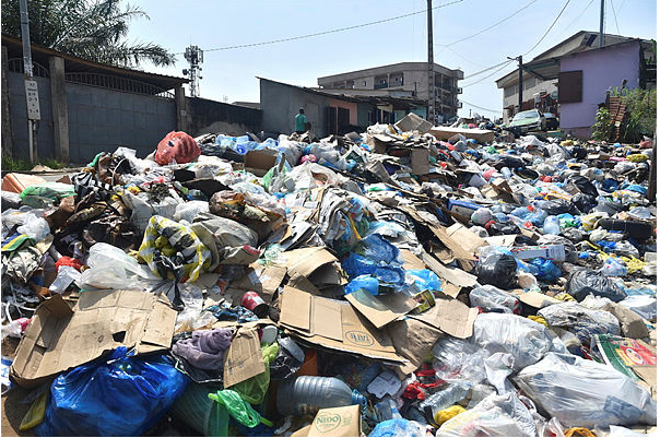 Gabon : Libreville croule sous des tas d'immondices!