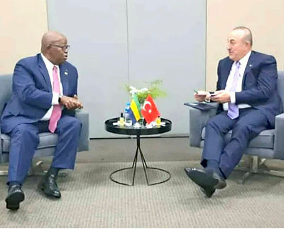 Gabon-Turquie : Moussa Adamo invite Mevlut Cavusoglu à Libreville
