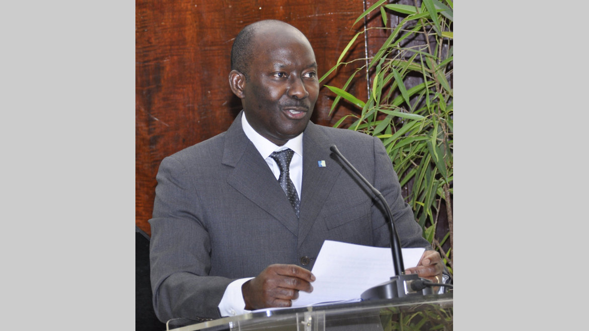 Marché financier sous-régional : Henri-Claude Oyima, PCA de la BVMAC