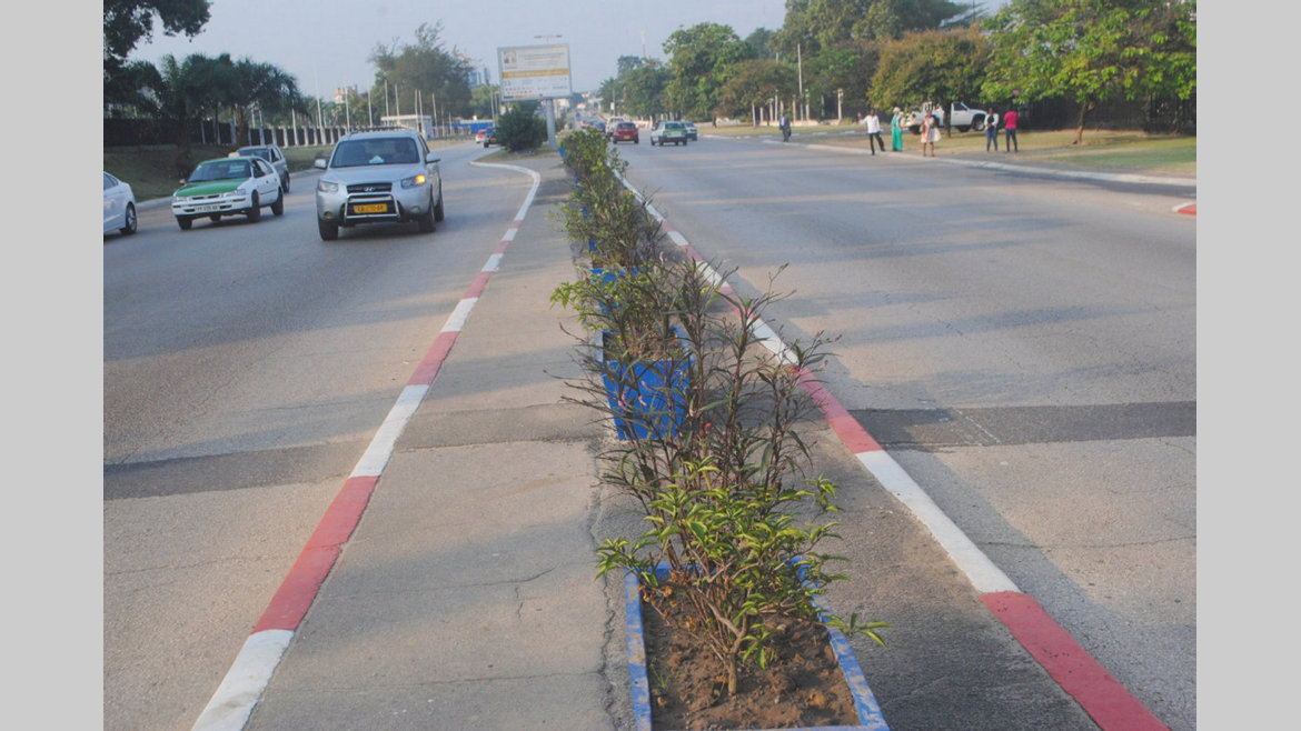 Pavoisement du boulevard Triomphal à Libreville : Au-delà de l'embellissement…