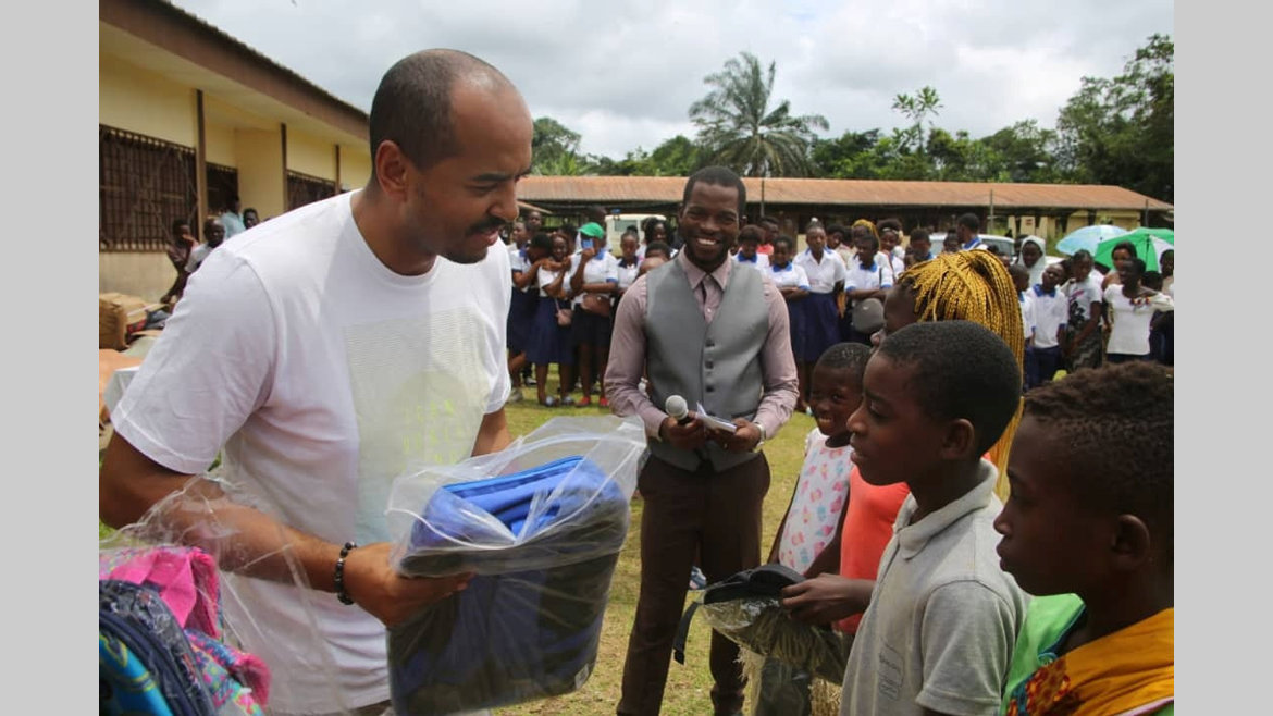 Ogooué-Ivindo/Œuvre de bienfaisance : Plus de 700 kits scolaires complets offerts aux élèves et collégiens