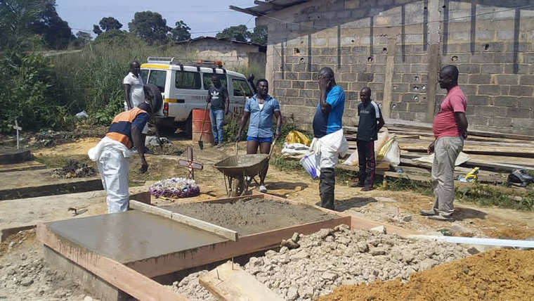 Franceville : un corps enterré par erreur puis exhumé à Yéné