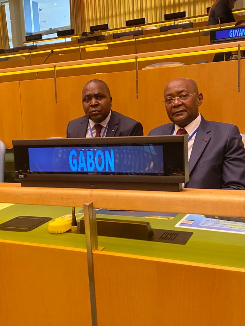 Les deux représentants de la diplomatie gabonaise