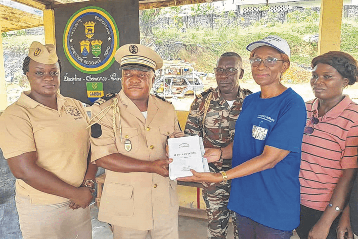 Remise du guide des détenus à la prison de Mouila et à celle de Lambaréné.