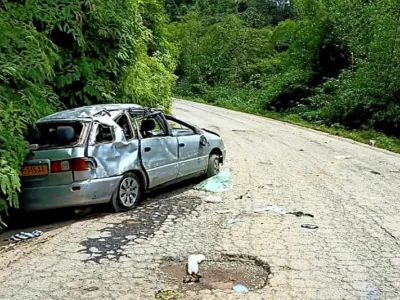Le véhicule dans lequel le pandore a trouvé la mort.