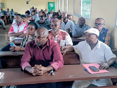Ici, lors d’une assemblée générale du SNEC-UOB.