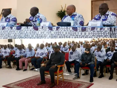 L’AG de Tsoumou a été ouverte par le président de l’association, Henri-Claude Oyima, en présence du président d’honneur Brice Clotaire Oligui Nguema.