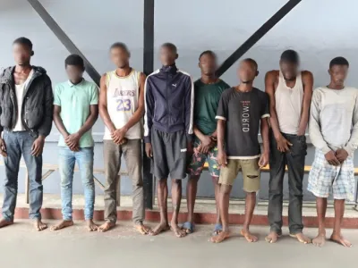 Awax Mabende et ses compagnons à la Police Judiciaire