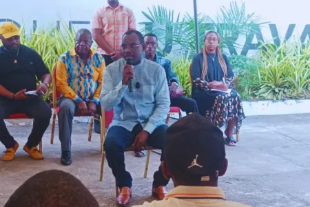 Axel Stophene Ibinga lors d'une causerie © DR