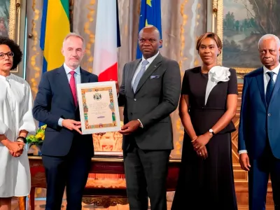 Brice Clotaire Oligui Nguema, président du Gabon, Zita Oligui Nguema, première dame du Gabon et Eugène Mba, maire de Libreville