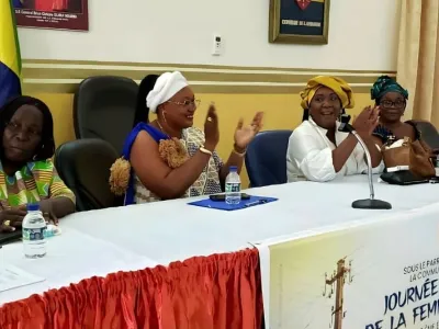 Une célébration festive et réflexive sur la condition féminine