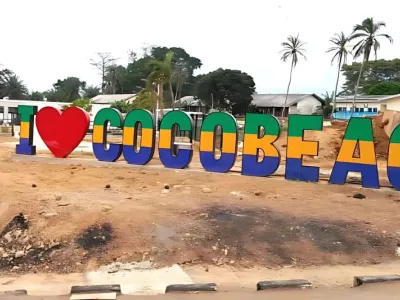 Une vue de la ville de Cocobeach en pleine mutation.