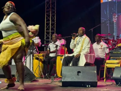 Pierre Claver Akèndèngué en concert à Omboue