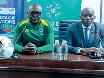 Le coach Jean-Joseph Ngoma, lors de la conférence de presse