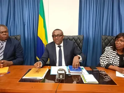 Le premier président de la Cour des comptes ( c) lors du point de presse.