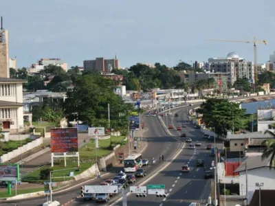 Décentralisation : vers un transfert des compétences de l'État aux collectivités locales