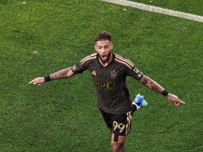 Denis Bouanga, footballeur international gabonais