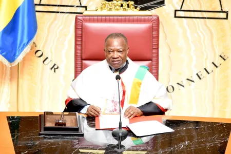 Le président de la Cour constitutionnelle, Dieudonné Aba’a Owono, proclamant les résultats du scrutin présidentiel du 12 avril dernier.