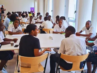 Les élèves du lycée national Léon Mba
